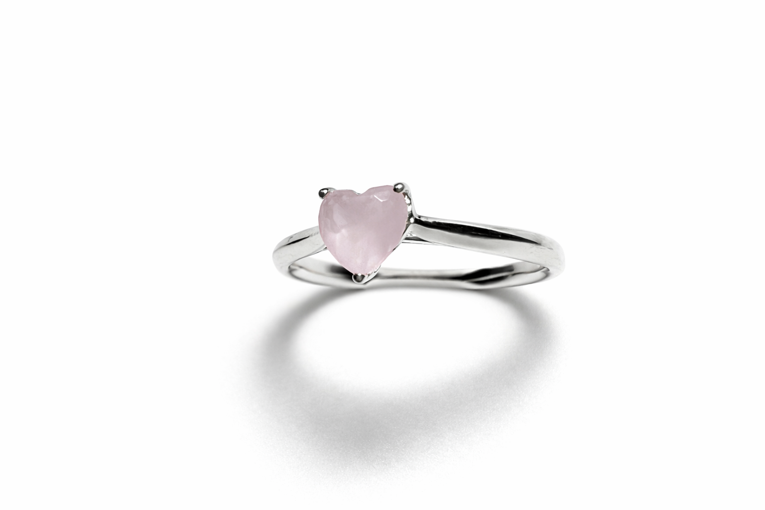 Anillo Corazón de Cuarzo Rosa
